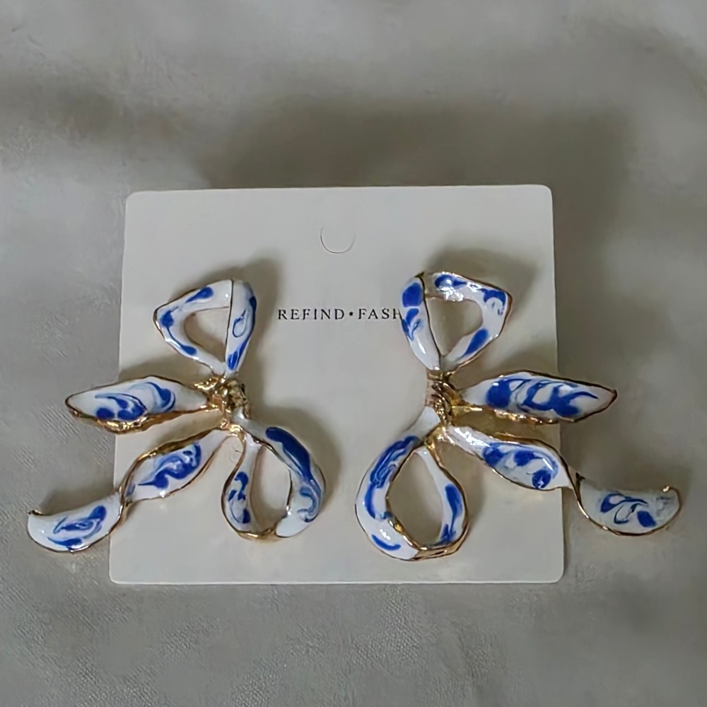 NEW Blue White Enamel Girly Bow Ribbon Stud Earrings Gold Tone Abstract